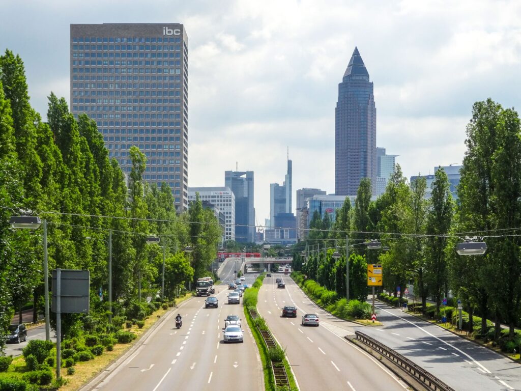 19 Anwälte für Selbstanzeige Frankfurt am Main: Kontakt und steuerrechtliche Tätigkeitsbereiche in Frankfurt am Main