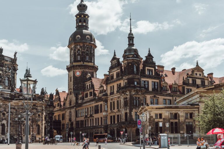 Anwalt für Selbstanzeige wegen Steuerhinterziehung in Dresden – Steuerrecht in Steuerrecht Anwalt in Dresden: Kanzleien im Überblick