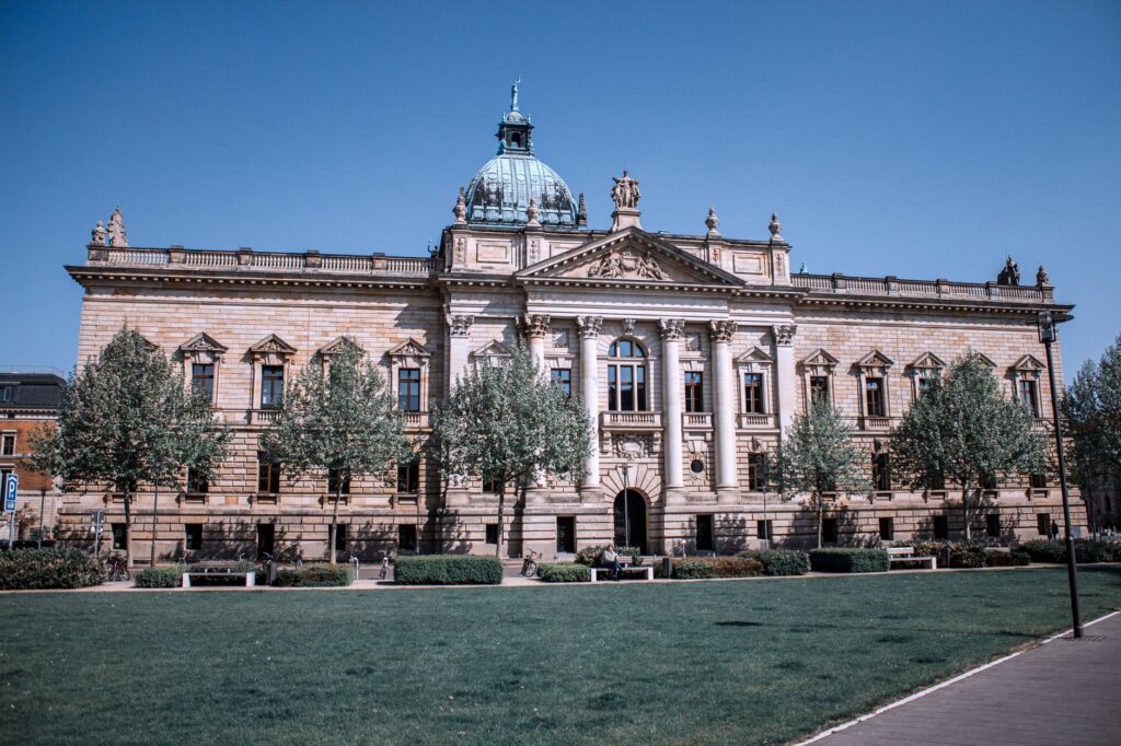 Anwalt für Selbstanzeige wegen Steuerhinterziehung in Leipzig