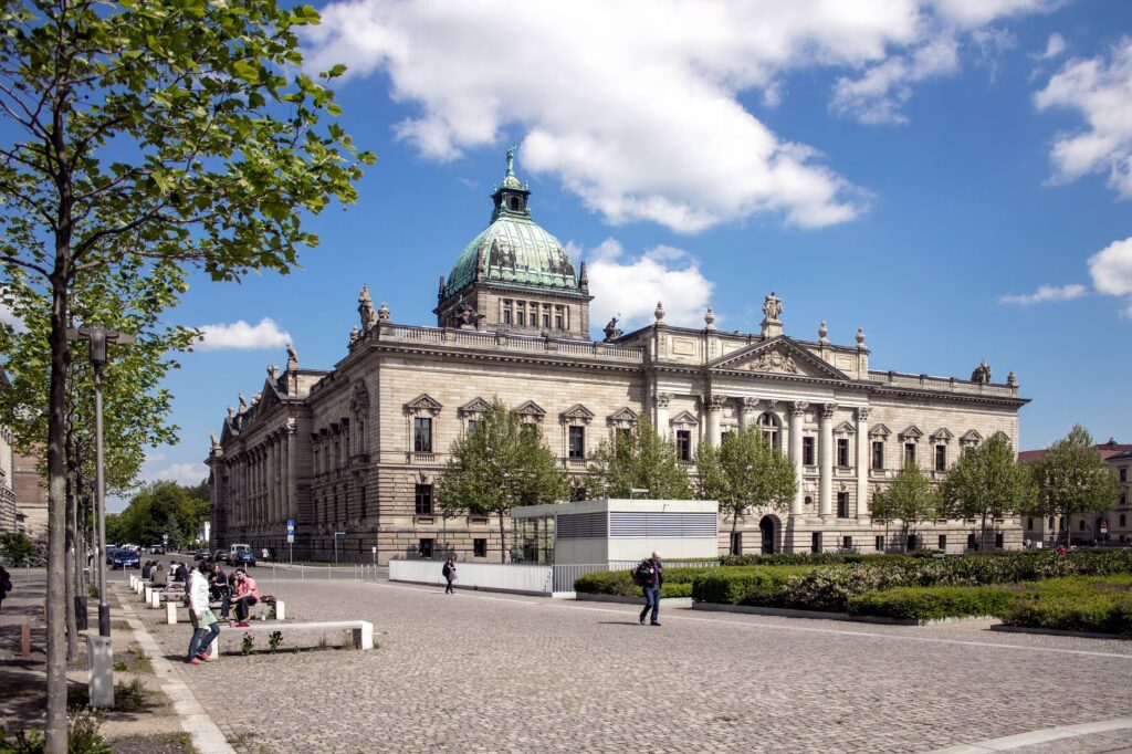 Anwalt für Steuerrecht in Leipzig - Dr. Lierow - Jurebus
