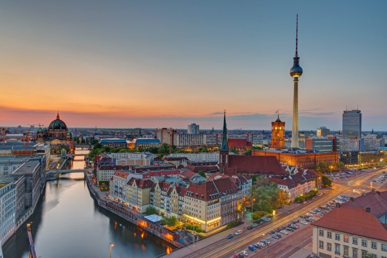 Anwältin Dojo Pietsch Fachanwältin für Handels und Gesellschaftsrecht sowie Steuerrecht Berlin: Kontakt…