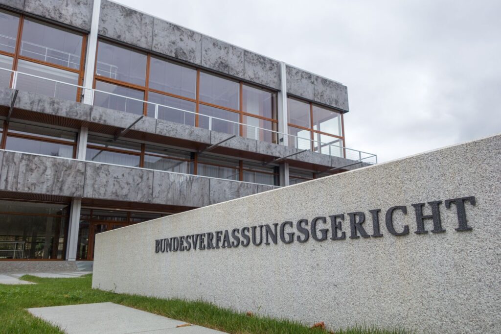 DR. HOSSER Fachanwalt für Erbrecht & Steuerrecht in Karlsruhe 1 DR. HOSSER Fachanwalt für Erbrecht & Steuerrecht in Karlsruhe