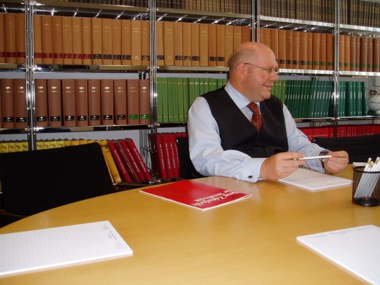 für Steuerstrafrecht in Aachen – Steuerrecht in Anwalt für Steuerrecht in Aachen: Kanzleien und Kontakt