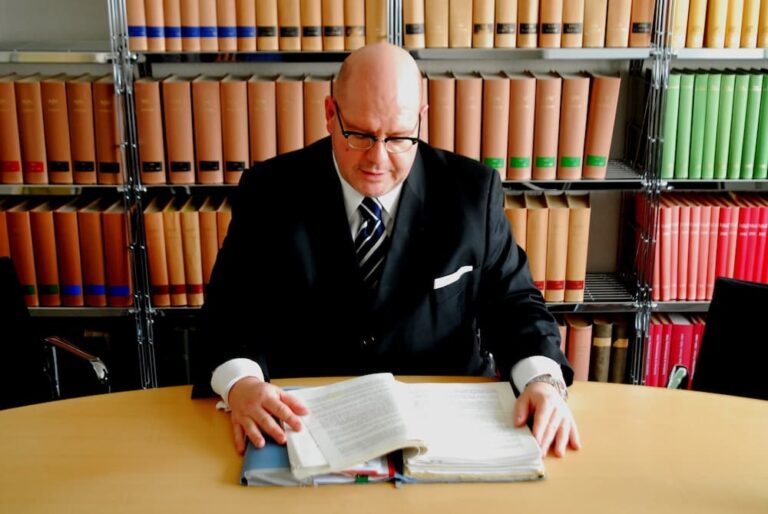 für Steuerstrafrecht in Bonn – Steuerrecht in Rechtsanwälte für Steuerrecht in Bonn finden