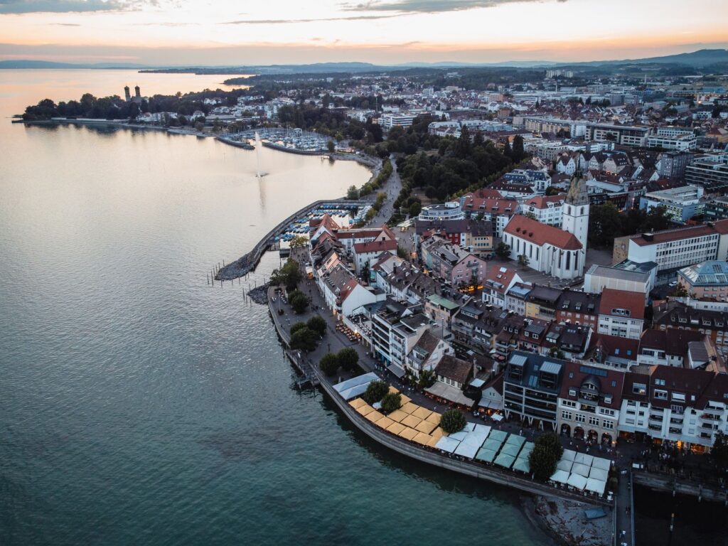 Selbstanzeige bei Steuerhinterziehung in Friedrichshafen